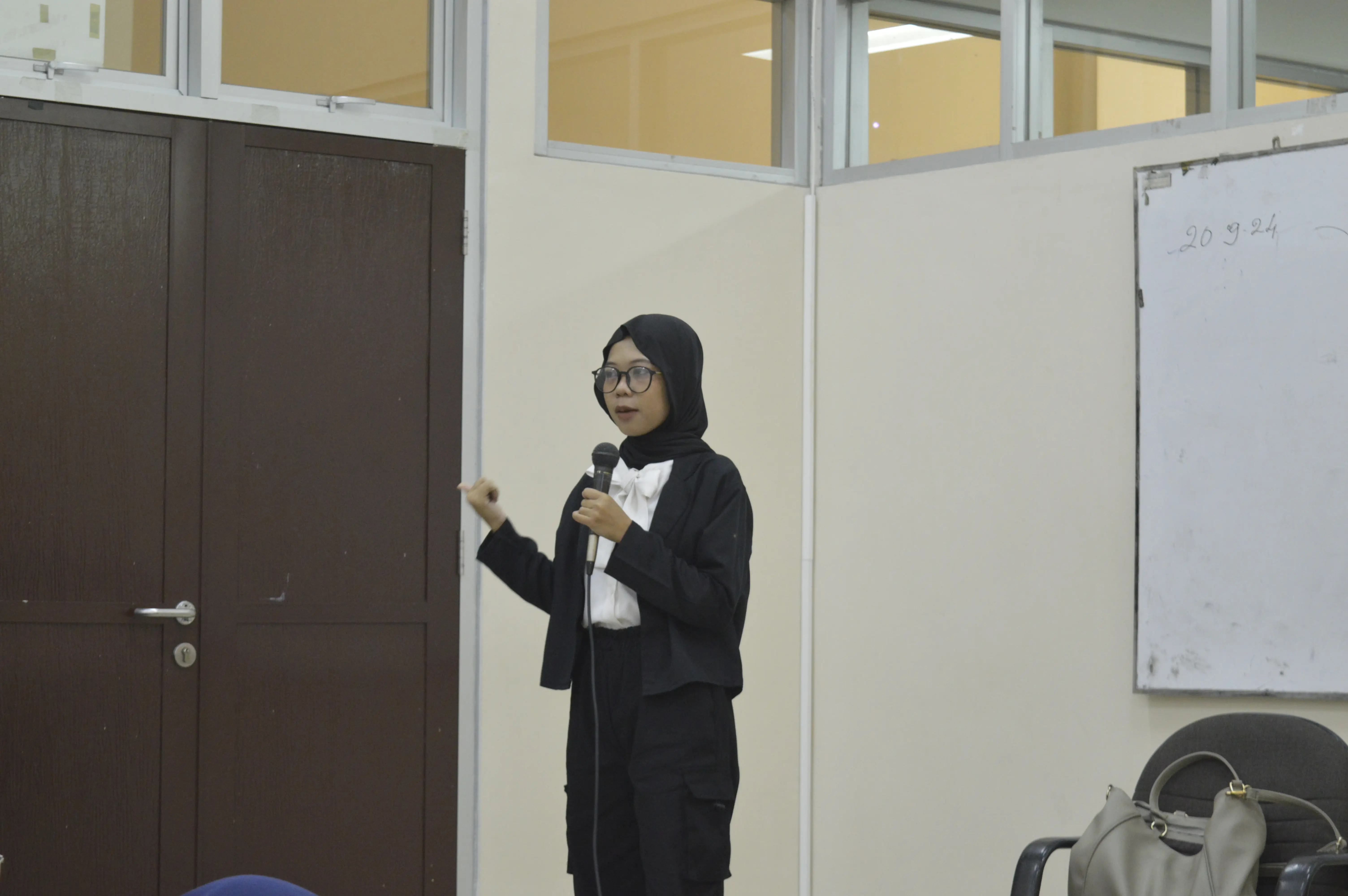 Dibimbing id Capacity Building Definisi Manfaat Jenis Contoh