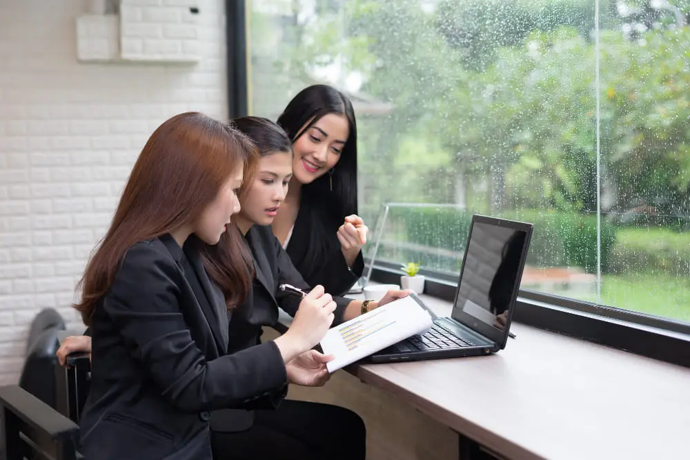 HR Intern: Pelajari Tugas & Dapatkan Magang Lewat Bootcamp Dibimbing