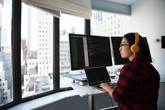 Final Project Bootcamp Data Engineering: Pipeline Sederhana atau Production-Ready?