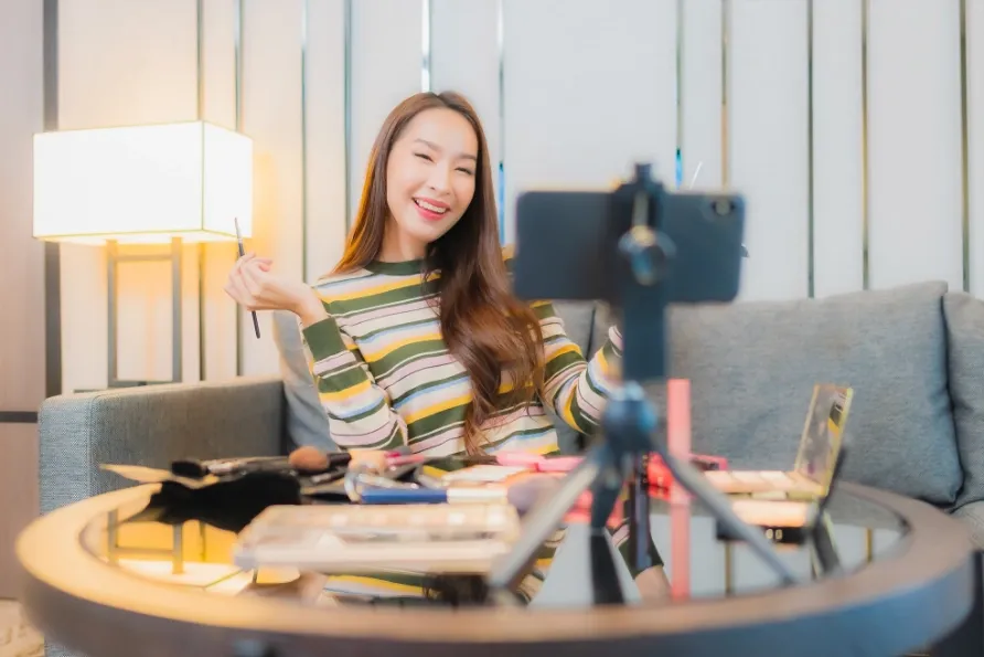 10 Cara Menjadi Influencer untuk Pemula